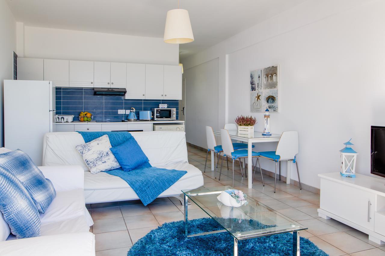 Krasas Beach Apts Larnaca Eksteriør billede